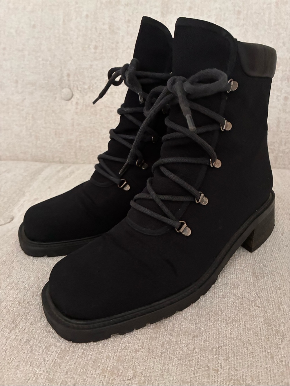 Stuart Whitman Black Lace-Up Women's Ankle Snow Boots